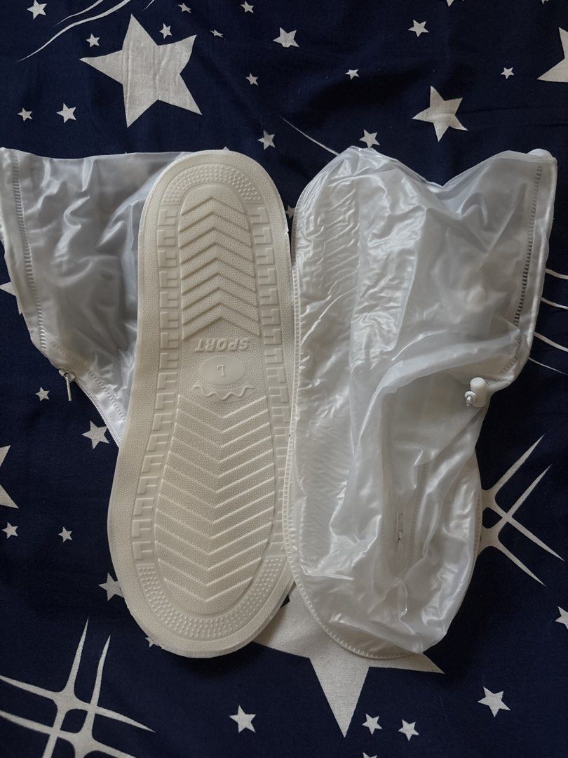 Waterproof Reusable Shoe Covers Rain Booties Size L (Category: Shoe inserts & accessories) located in Manila. Submitted by kszortpdrss (Listing ID 1468152848, Image 1). Description: .
