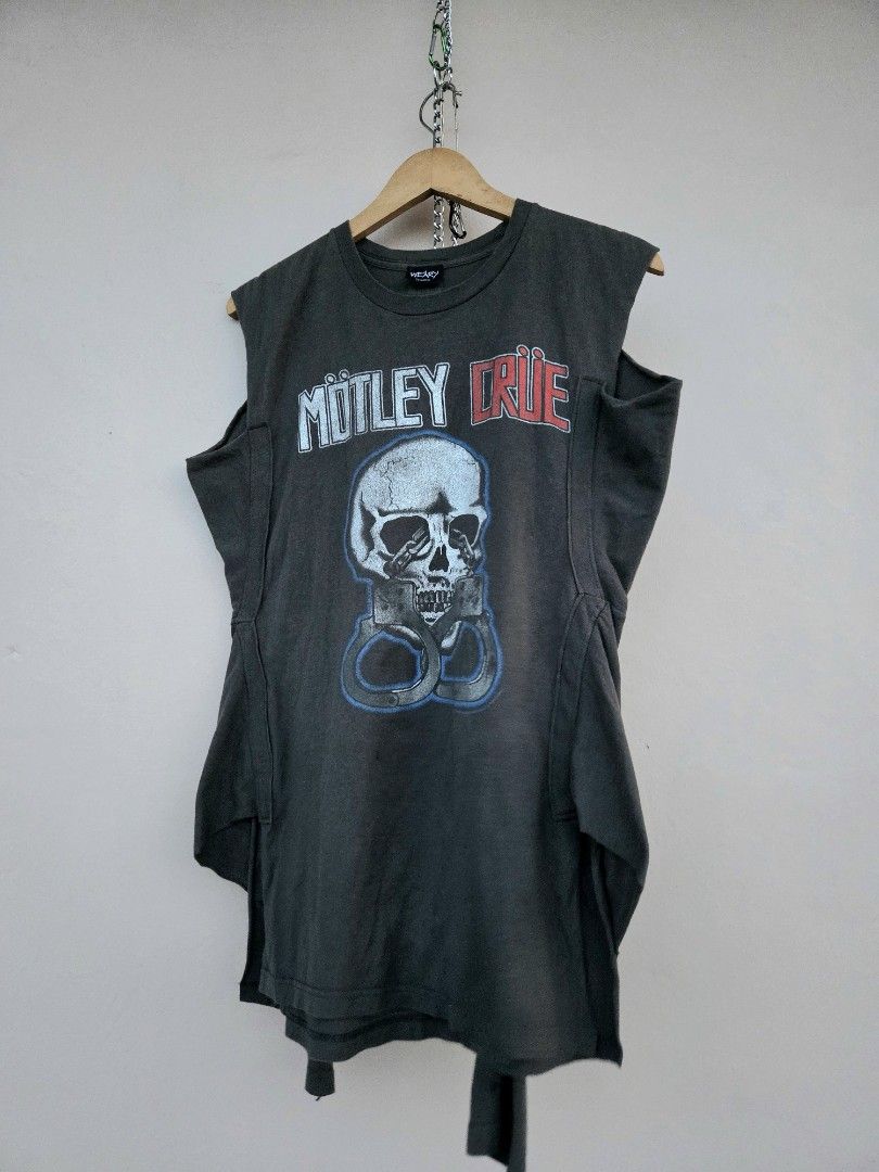 WEARy Studios deconstructed band tee (Category: Tshirts & Polo Shirts ) located in Caloocan City. Submitted by wearystudios (Listing ID 1468212924, Image 3). Description: "SKULL" MÖTLEY CRÜE deconstructed tee, with ties at the back for tightening the waist, Weary metal print at the back 1/1 Fits M fitted Pit 21.5 Waist 18-19 Length 29 3,500.