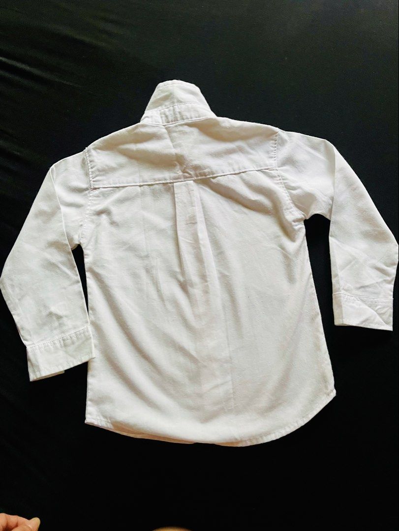 WHITE LONGSLEEVE POLO FOR BABY (Category: Babies & Kids Fashion) located in Pasig City. Submitted by sm_thehouseoftrends. (Listing ID 1468236047, Image 2). Description: Long sleeve polo Original price: 699 Once lang na suot Slightly used! Color: White Age: 1-2yo.