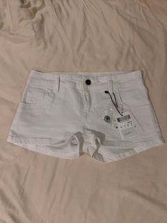 (Category: ) located in . Submitted by mifs.rielcloset (Listing ID 1468090476, Image 1). Description: .