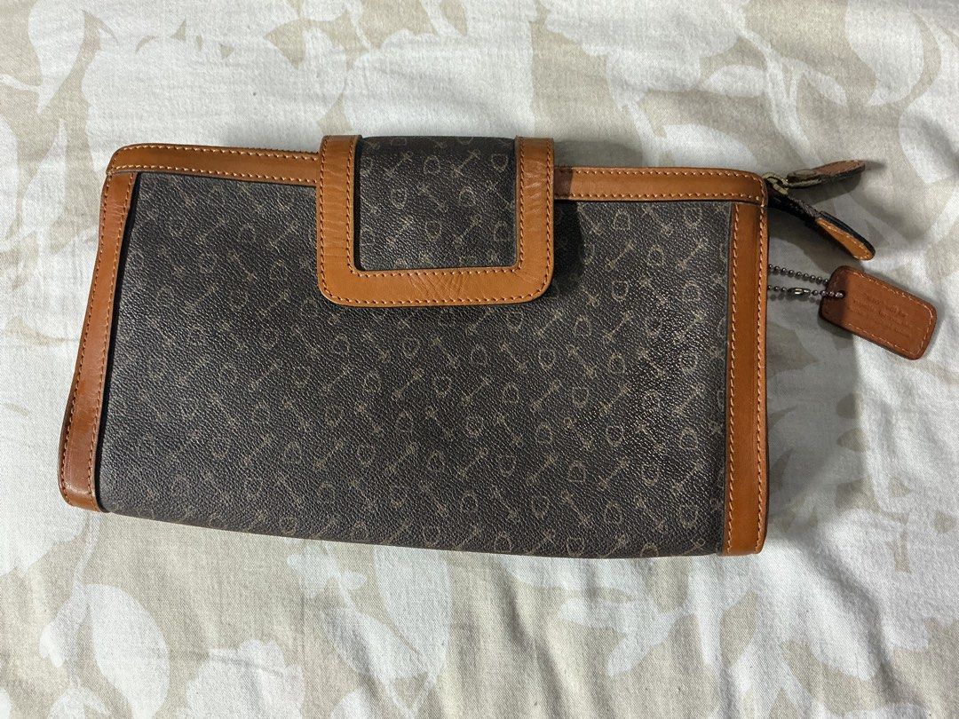 Why genuine leather clutch bag (Category: Belt bags, Clutches and Pouches) located in Angeles City. Submitted by goodbuysathome (Listing ID 1468252105, Image 1). Description: Genuine leather brown clutch bag Brand: why Korea Authentic matibay Add Sf 74 Gcash payment.