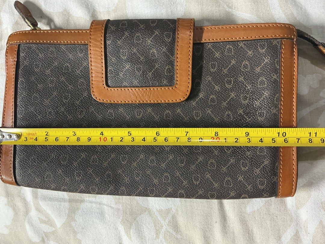 Why genuine leather clutch bag (Category: Belt bags, Clutches and Pouches) located in Angeles City. Submitted by goodbuysathome (Listing ID 1468252105, Image 3). Description: Genuine leather brown clutch bag Brand: why Korea Authentic matibay Add Sf 74 Gcash payment.