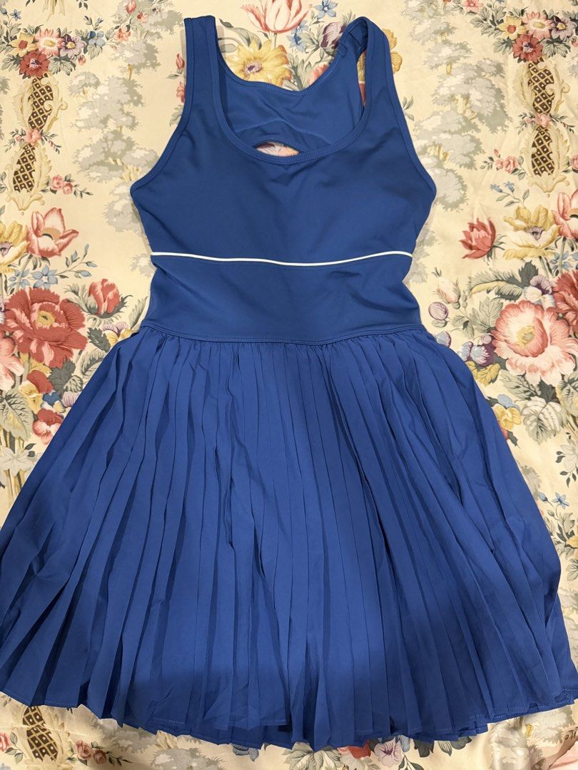Wilson dress (Category: Dresses) located in Manila. Submitted by bellafleur (Listing ID 1468185213, Image 3). Description: With tag.