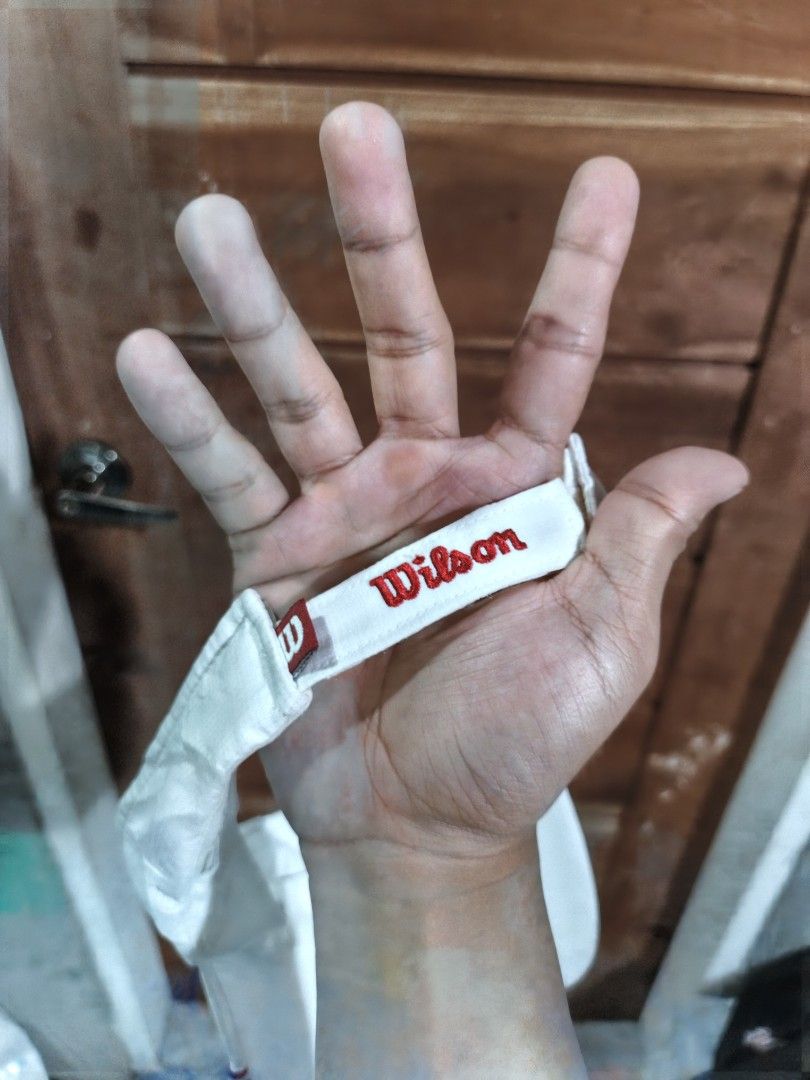 WILSON SUNVISOR (Category: Activewear) located in Tagum. Submitted by danelle_closet1106 (Listing ID 1468172725, Image 3). Description: EXCELLENT CONDITION NEED WASH ONLY.