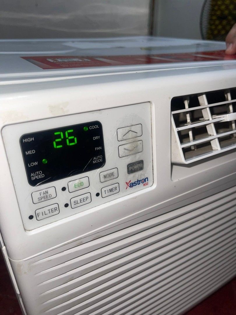 window type aircon astron (Category: Engine and Aircon Parts and Accessories) located in Manila. Submitted by keith_enriquez17 (Listing ID 1468181138, Image 3). Description: FOR SALE RUSH 7500 ‼️ window typw astron aircon 1.5HP no issue malakas mag lamig kayo na lang mag palinis rfs: papalit ng split type. --- pick up paranaque area.