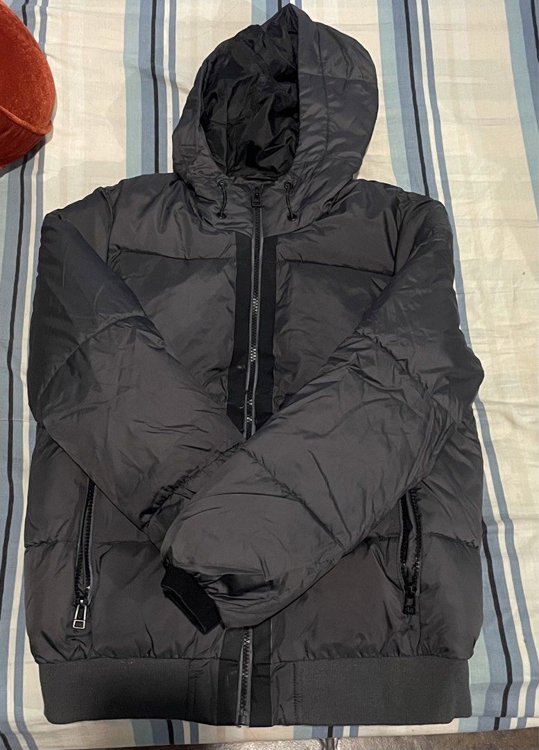 Winter Jacket (Category: Coats, Jackets and Outerwear) located in Binan City. Submitted by winds06 (Listing ID 1468204592, Image 2). Description: Selling Zara Men Bubble Winter Jacket for kids. Used once. No damage. rfs: Decluttering..