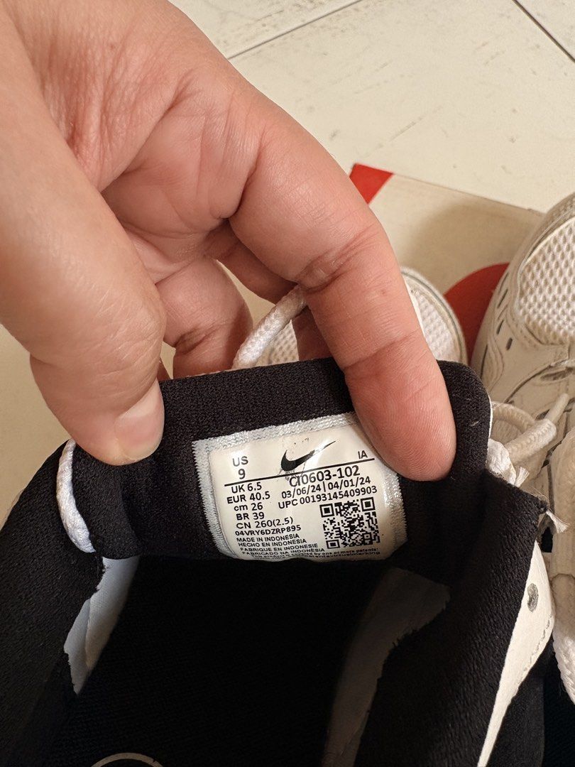 Wmns Nike Air Heights White Black (Category: Sneakers) located in Paranaque City. Submitted by ja_ac17 (Listing ID 1468068712, Image 3). Description: - Brand: Nike (Women's Air Heights) - Colorway: White and Black - Size: US 9 / UK 6.5 / EUR 40.5 / 26 cm - Design: Chunky sole with mesh and leather upper panels - Inclusion: Original red Nike shoe box - Condition: Excellent / Well-maintained - Mode of Payment: GCash or Bank Transfer - Shipping: Via