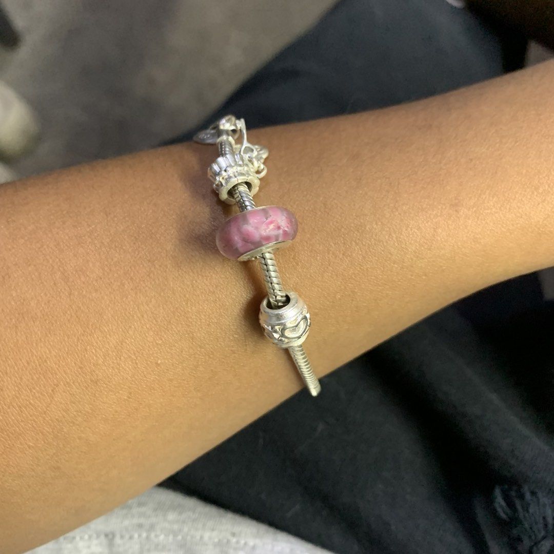 Women Bracelet Silver 925 (Category: Body Jewelry) located in Antipolo. Submitted by redwatchmnl (Listing ID 1468179930, Image 2). Description: 8 inches 17.8grams total ₱2.8k Antipolo location.