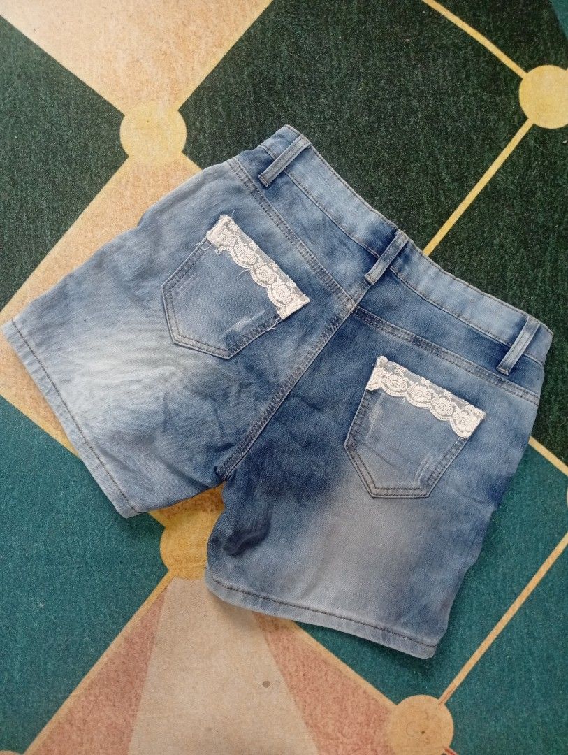 WOMEN DENIM SHORTS (Category: Jeans) located in Santa Maria. Submitted by itsmacmacky (Listing ID 1468270632, Image 2). Description: WOMEN SHORTS -80 EACH -2 FOR 100 -SIZE: 28-33.