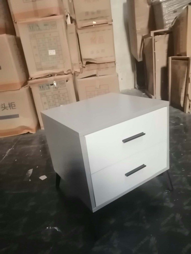 Wooden Side End Table (Category: Tables & Sets) located in Valenzuela. Submitted by jhagonzales (Listing ID 1468194996, Image 1). Description: .