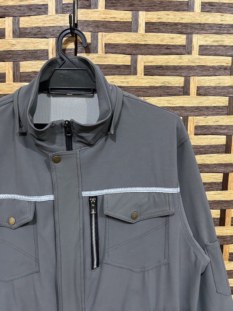 WORK STRETCHABLE JACKET (Category: Activewear) located in Kota Bharu. Submitted by brandthriftoutdoor_ (Listing ID 1468065471, Image 2). Description: WORK STRECTABLE JACKET ✅ colour : GREY ✅size tag : ND(prefered M-L) ✅manual sizing : (Pit22/L28) ✅condition : 8.5/10 💰RM20.00 post + RM7/ dfod W/A 0️⃣1️⃣9️⃣5️⃣9️⃣3️⃣2️⃣9️⃣5️⃣2️⃣ .