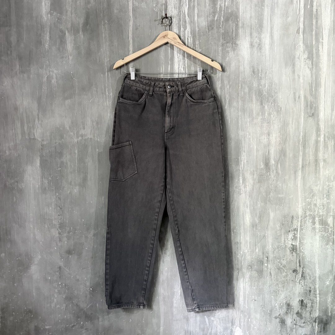 Wrangler x NIKO AND. Buckle Back Engineered Work Pants (Category: Jeans) located in Puerto Princesa. Submitted by terdsthrift (Listing ID 1468257443, Image 3). Description: Wrangler x NIKO AND. Buckle Back Engineered Work Pants Waist: 28 Length: 38 Thigh: 11.5 Hem: 7 In Excellent Condition / No Good Color Rate: 9/10 - Authentic vintage Wrangler jeans in washed grey denim - Classic workwear design featuring a utility tool pocket on the right leg -
