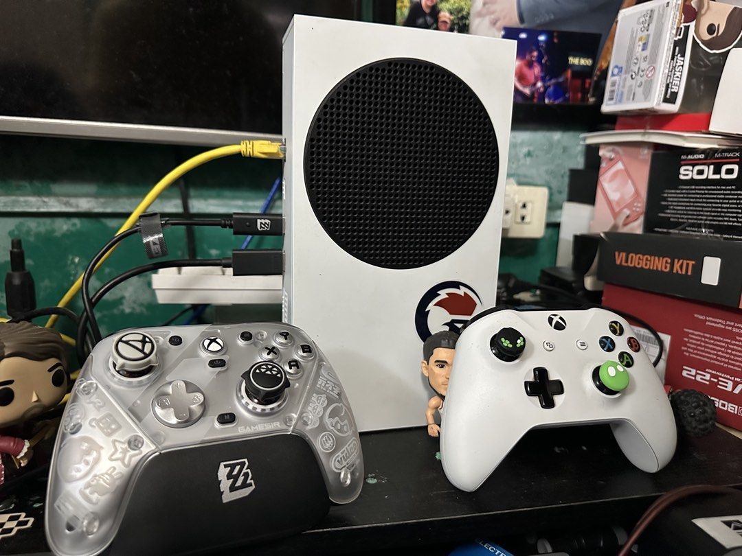 Xbox Series S 512gb (Category: Xbox) located in Marikina City. Submitted by bimbyboi (Listing ID 1468083011, Image 1). Description: Xbox Series S 512gb Inclusions: -box and complete accessories (hdmi, power cable etc.) -Gamesir G7 Pro Zenless Zone Zero Edition (with box and accessories) -Xbox One controller No issues Gamesir controller working wireless sa Series X/S 13,000 pesos Marikina area.