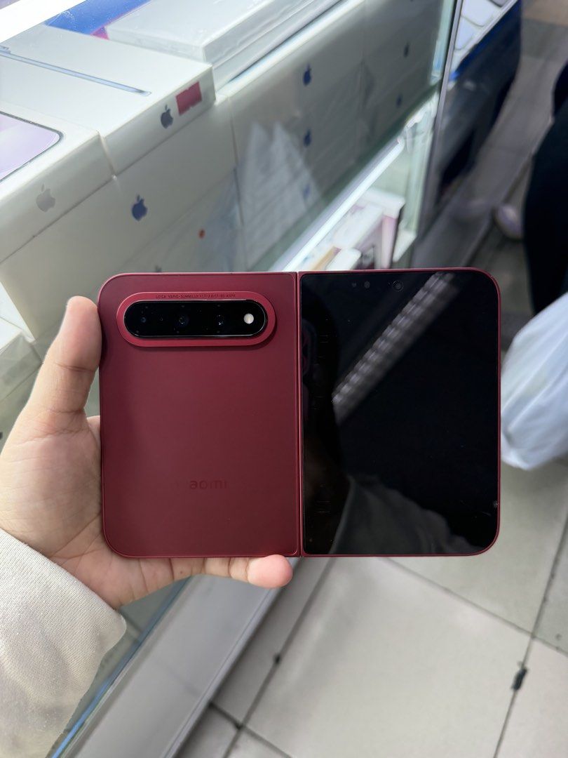 Xiaomi 18 Fold 512gb FU CN No issue All working (Category: Xiaomi) located in San Juan City. Submitted by javedsgadgetshop (Listing ID 1468083494, Image 2). Description: INSTALLMENT OPTIONS : SPAY LATER / GGIVES / CREDIT CARD / SKYRO / HOMECREDIT (BRANDNEW) QUICK INFO! ✖️ ➡️ Xiaomi 18 Fold (May mga Gasgas) ➡️ 512/12gb ➡️ Red Color ➡️ CN Variant ➡️ 95% Makinis & 100% BH ➡️ Factory Unlock ➡️ WITH FREE CASE AND CHARGER 🤝 We accept swap | Trade - In