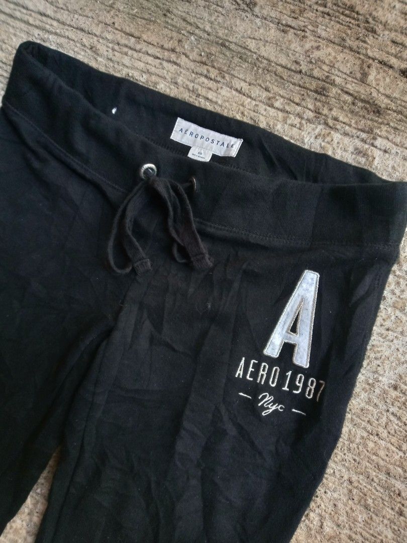 Y2k 2000s Aeropostale Lowrise Sweatpants (Category: Other Bottoms) located in Manila. Submitted by _wtfroza (Listing ID 1468145771, Image 2). Description: 📌size: Size: XS on tag Waist: 24-28 (adjustable) Rise: 6.5 Thigh: 9 Length: 38 Hem: 8.5 -no issues (need wash) -excellent condition -9/10 color rate.