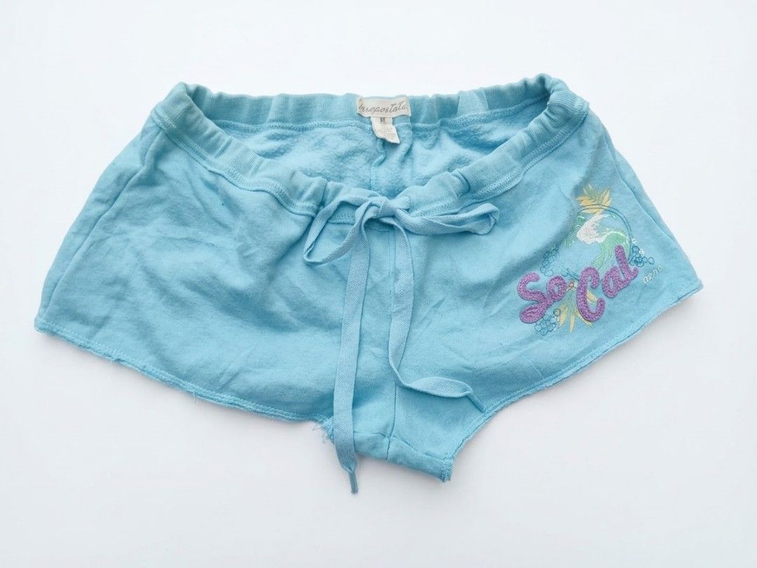 Y2k aero short (Category: Shorts) located in Quezon City. Submitted by lys_picks (Listing ID 1468167937, Image 1). Description: medium on tag.