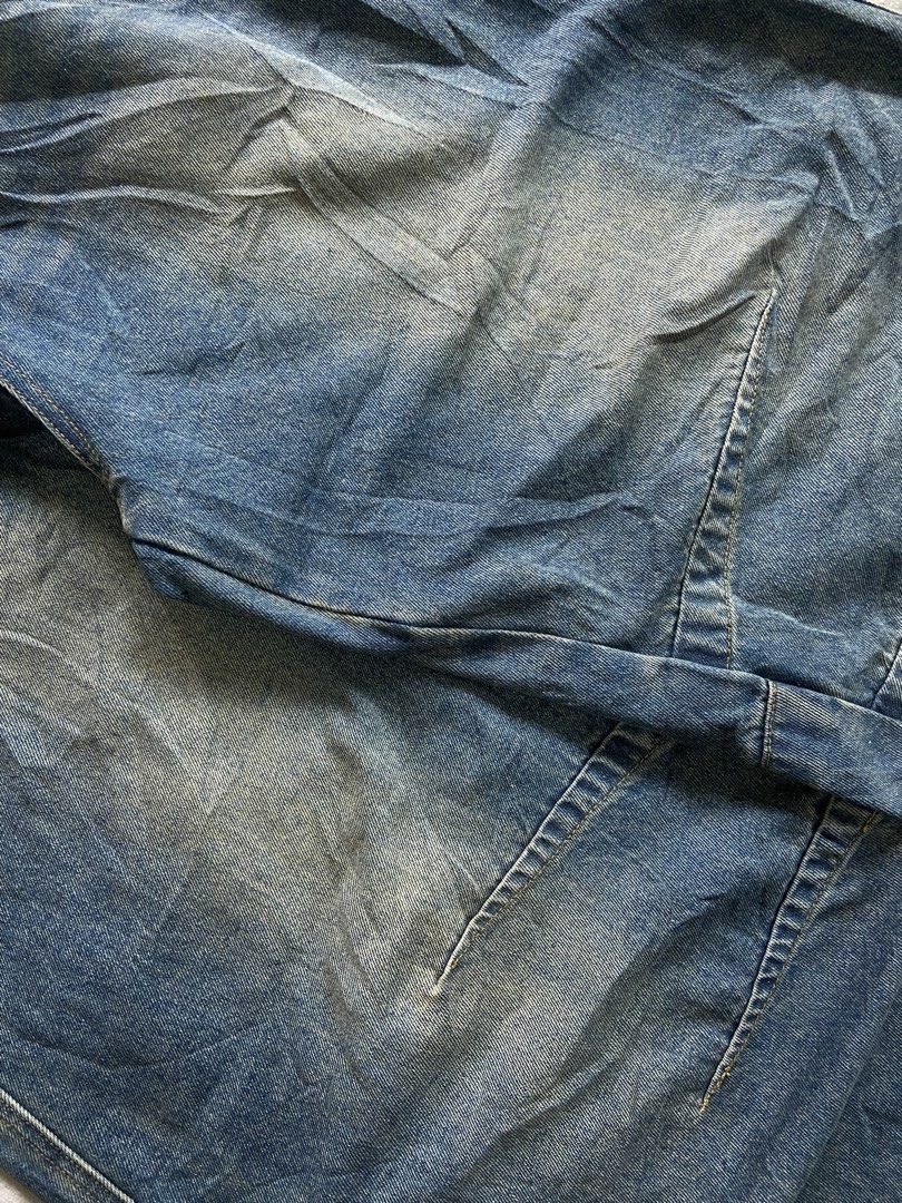 Y2K BARREL MUD WASHED PANTS (Category: Jeans) located in Bacolod City. Submitted by clerkhexx (Listing ID 1468247661, Image 3). Description: BARREL WASHED PANTS Brand: LAB STUDIO Measurements: Waist: 31 Lenght: 40 Thigh: 15 Leg Hole: 10.5 Mine: 500 Condition of this item 10 - color rate 10- no issue Check every photos for conditions of the item EOB / END OF BIDDING: TOMORROW (9:01pm THURSDAY) Please note that some comments may not be visible, so 