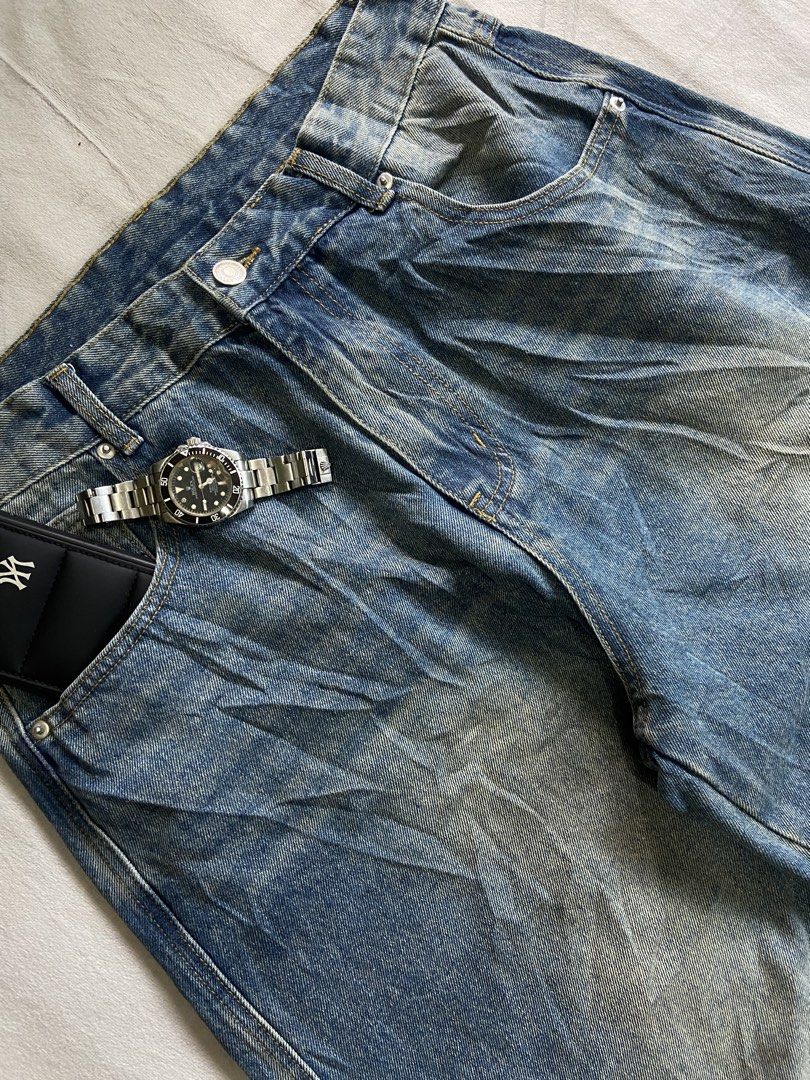 Y2K BARREL MUD WASHED PANTS (Category: Jeans) located in Bacolod City. Submitted by clerkhexx (Listing ID 1468247661, Image 2). Description: BARREL WASHED PANTS Brand: LAB STUDIO Measurements: Waist: 31 Lenght: 40 Thigh: 15 Leg Hole: 10.5 Mine: 500 Condition of this item 10 - color rate 10- no issue Check every photos for conditions of the item EOB / END OF BIDDING: TOMORROW (9:01pm THURSDAY) Please note that some comments may not be visible, so 