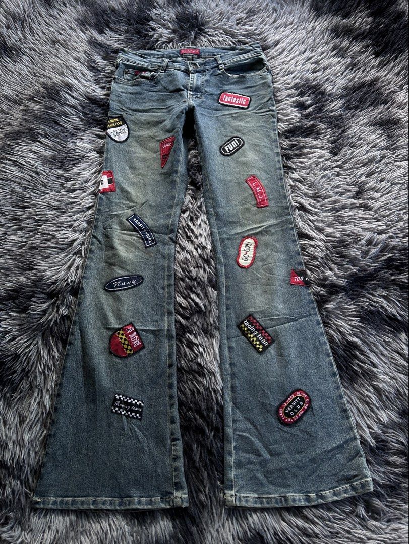 Y2k Cinderella Patch Low rise Flared Jeans (Category: Jeans) located in Banaybanay. Submitted by prettysixtythrift_17 (Listing ID 1468178832, Image 1). Description: Y2k Cinderella Patch Low rise Flared Jeans ▪️Waistline: 27 to 31 ▪️Length: 38.5 ▪️Hem: 9.5 ▪️Hips: 15 ▪️Leg Thigh: 9.5 ▪️Rise: 7.5 ▪️Inseam: 30.5 .