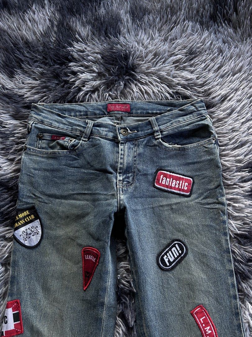 Y2k Cinderella Patch Low rise Flared Jeans (Category: Jeans) located in Banaybanay. Submitted by prettysixtythrift_17 (Listing ID 1468178832, Image 3). Description: Y2k Cinderella Patch Low rise Flared Jeans ▪️Waistline: 27 to 31 ▪️Length: 38.5 ▪️Hem: 9.5 ▪️Hips: 15 ▪️Leg Thigh: 9.5 ▪️Rise: 7.5 ▪️Inseam: 30.5 .