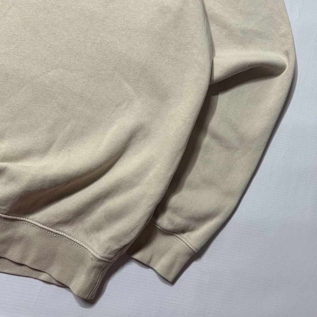 Y2K GAP Quarterzip (Category: Tshirts & Polo Shirts ) located in Antipolo. Submitted by wvyfrnds (Listing ID 1468224336, Image 3). Description: Y2K G A P Quarterzip Size: L Color: Beige Dimensions (Inches): Length: 28 Width: 25 Color Rate: 9/10 Issues - Light stain 395 PLUS SF.