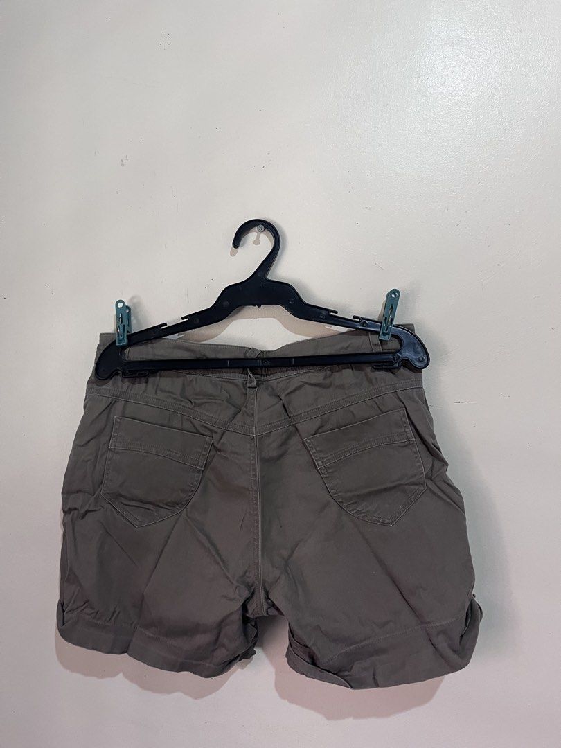 Y2K shorts (Category: Shorts) located in Manila. Submitted by serra_shop (Listing ID 1468201561, Image 2). Description: Waist 23-26 Xs-Small Location: Pampanga Courier: J&T.