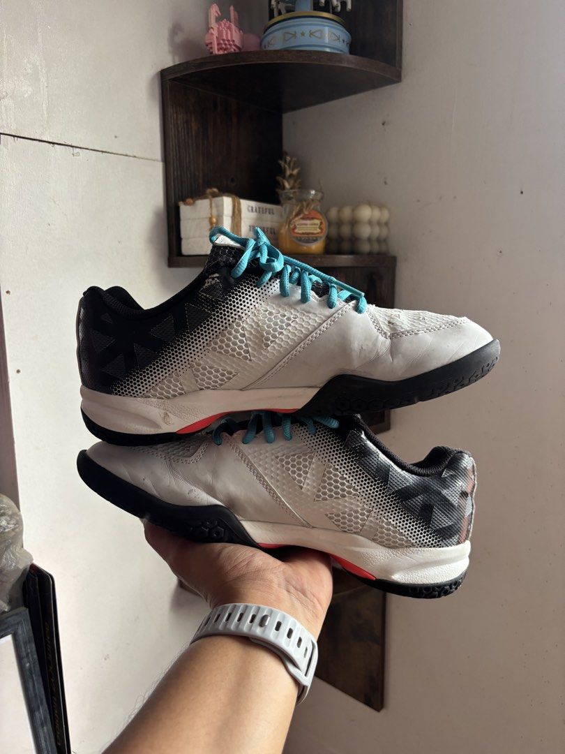 Yonex Power Cushion 50EX “White Mint” (Category: Sneakers) located in Valencia. Submitted by bukidthrift (Listing ID 1468175164, Image 2). Description: SIZE 8.5 US | 8 UK | 41 EUR | 26.5 CM EXCELLENT CONDITION NOTE: THRIFTED PAIR ONLY. PLEASE MANAGE YOUR EXPECTATIONS. PAYMENT FIRST ✅ NO COD/COP ❌ MOP - GOTYME BANK/GCASH 💳 BUKIDNON MINDANAO LOC 📍.