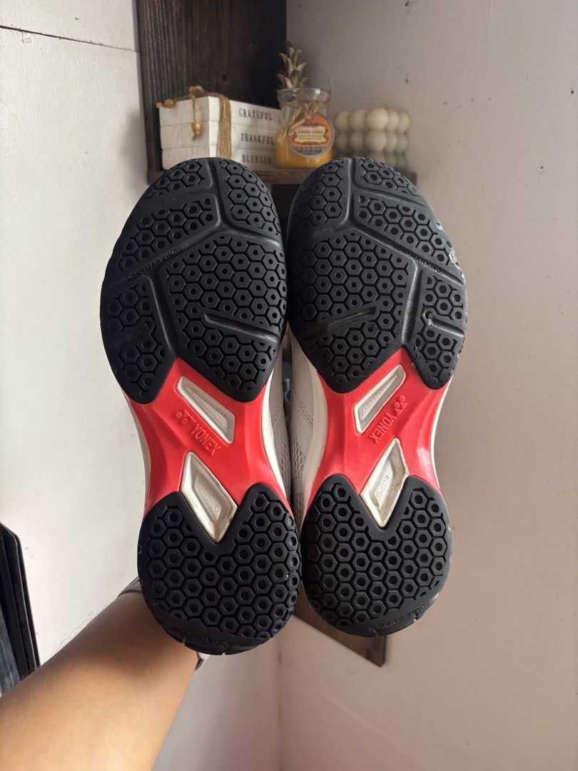Yonex Power Cushion 50EX “White Mint” (Category: Sneakers) located in Valencia. Submitted by bukidthrift (Listing ID 1468175164, Image 3). Description: SIZE 8.5 US | 8 UK | 41 EUR | 26.5 CM EXCELLENT CONDITION NOTE: THRIFTED PAIR ONLY. PLEASE MANAGE YOUR EXPECTATIONS. PAYMENT FIRST ✅ NO COD/COP ❌ MOP - GOTYME BANK/GCASH 💳 BUKIDNON MINDANAO LOC 📍.