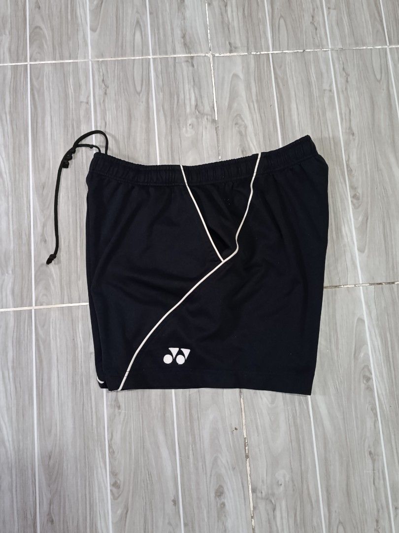 YONEX SPORTS SHORT (freeshipping) (Category: Activewear) located in Quezon City. Submitted by gyl-stop (Listing ID 1468141591, Image 2). Description: free shipping 28-34 x 15.5 very good condi cr: 9.5/10 issue: may punit na maliit sa lagayan ng lace.