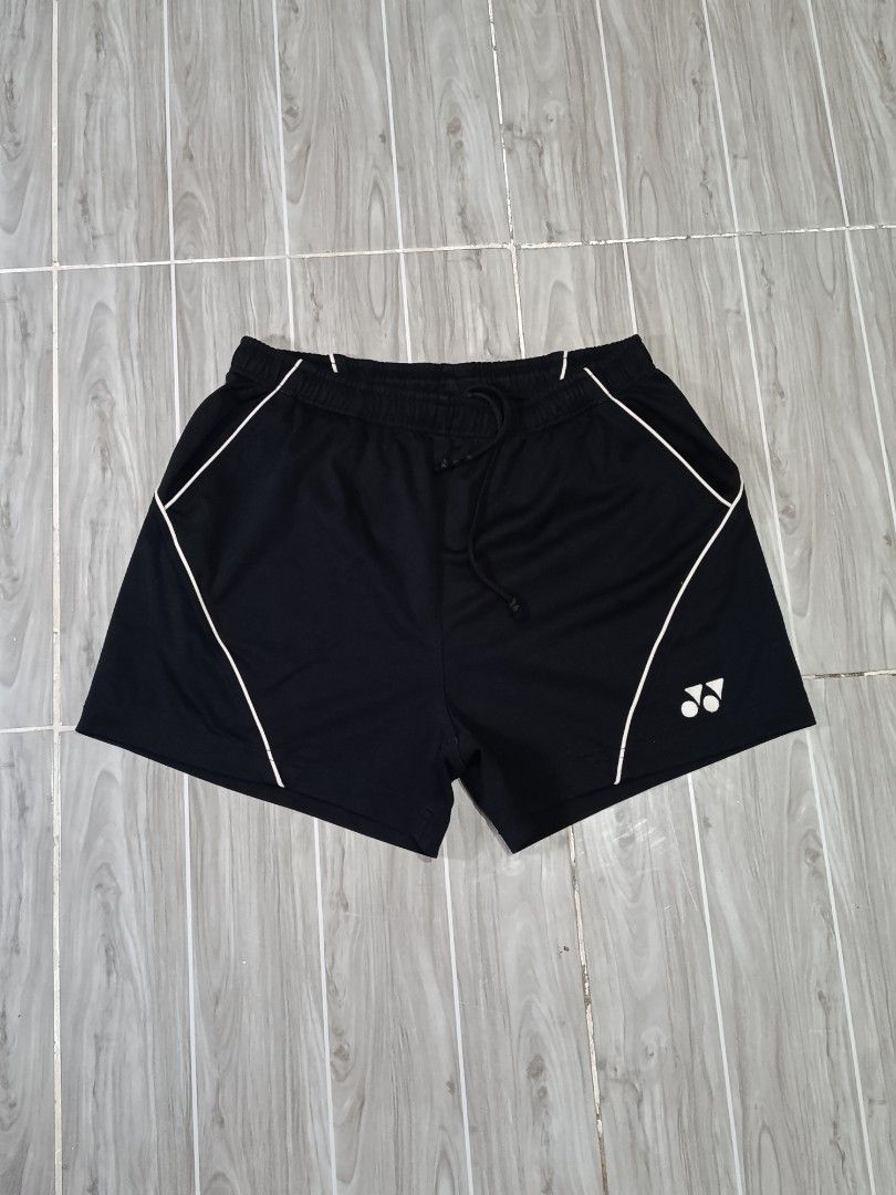 YONEX SPORTS SHORT (freeshipping) (Category: Activewear) located in Quezon City. Submitted by gyl-stop (Listing ID 1468141591, Image 1). Description: free shipping 28-34 x 15.5 very good condi cr: 9.5/10 issue: may punit na maliit sa lagayan ng lace.
