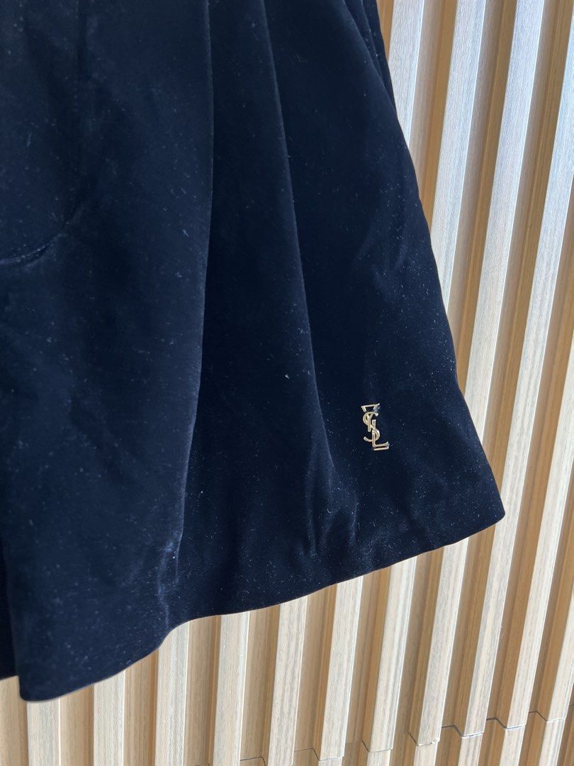 Ysl (Category: Shorts) located in Lipa City. Submitted by thyra06 (Listing ID 1468114891, Image 3). Description: Ysl orig size 27/28.