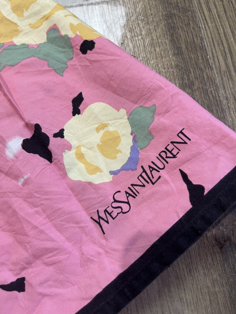 YSL Apron (Category: Luxury Accessories) located in Bulacan. Submitted by letsfindukaywithme (Listing ID 1468280723, Image 3). Description: YSL Apron Cotton +sf payment first Ship via J&T.
