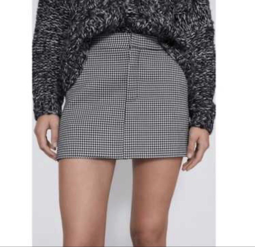 Zara Black and White Skort (Category: Shorts) located in Bacolod City. Submitted by jenmi_ (Listing ID 1468169151, Image 1). Description: Zara Black and White Houndstooth Skort XS (fits 25-26 waist) used once .