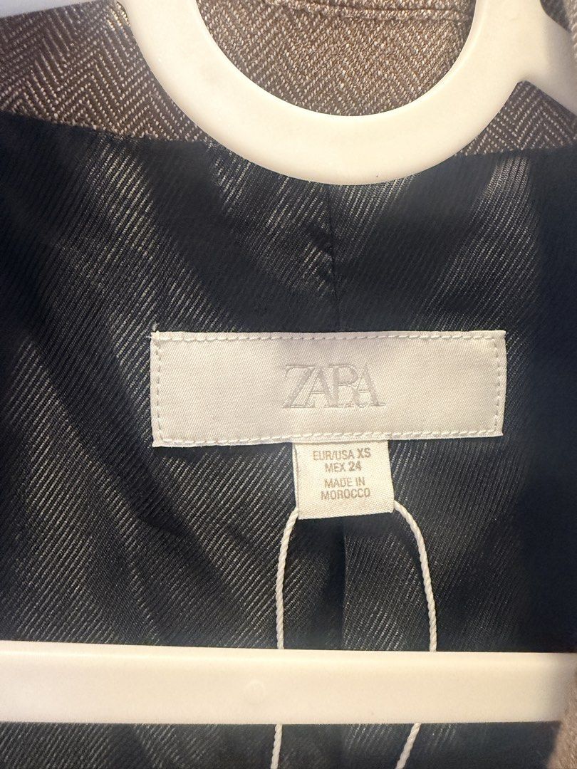 Zara blazer (Category: Coats, Jackets and Outerwear) located in Quezon City. Submitted by destashingmycloset (Listing ID 1468105846, Image 2). Description: .