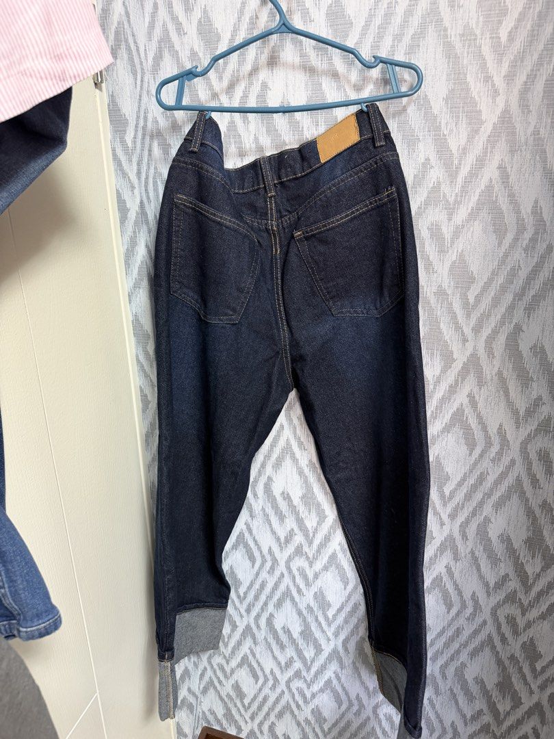 Zara Dark Blue Rolled Cuff Denim Jeans (Category: Jeans) located in Carmona. Submitted by beaburrito (Listing ID 1468063207, Image 3). Description: - Brand: Zara - Color: Dark blue denim with contrast yellow stitching - Style: Folded wide cuffs at the bottom hems, five-pocket design with belt loops RFS: wrongsize !!! Got size 30 .