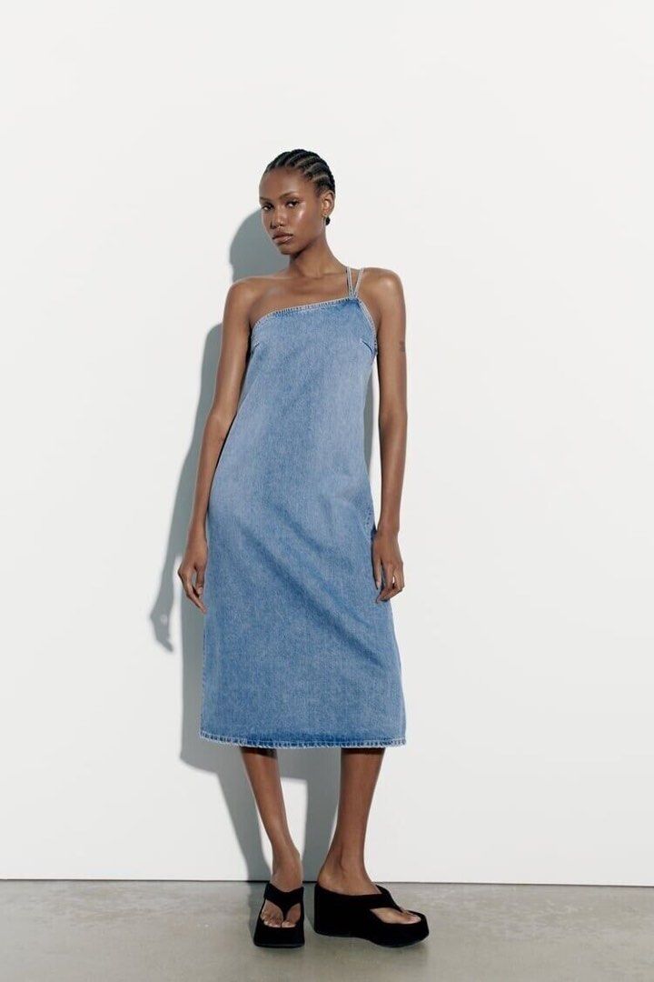 Zara denim dress (Category: Dresses) located in Dagupan City. Submitted by thrifttostyle (Listing ID 1468102582, Image 1). Description: .