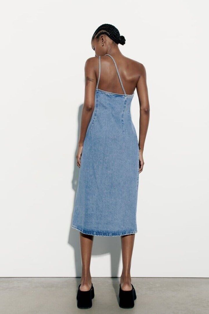 Zara denim dress (Category: Dresses) located in Dagupan City. Submitted by thrifttostyle (Listing ID 1468102582, Image 2). Description: .