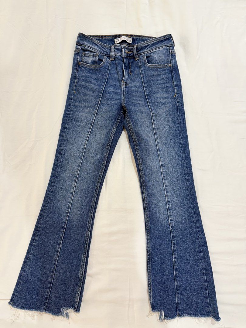 Zara Denim Flared Pants (Category: Jeans) located in San Juan City. Submitted by shoprinat (Listing ID 1468094734, Image 1). Description: .