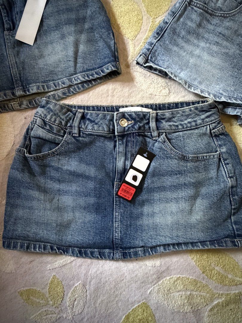ZARA Denim Vintage Mini Skirts (Category: Skirts) located in Iligan City. Submitted by rosydoll.archive (Listing ID 1468115828, Image 3). Description: see second pic for the sizes, these are all brandnew and expect wrong tags..