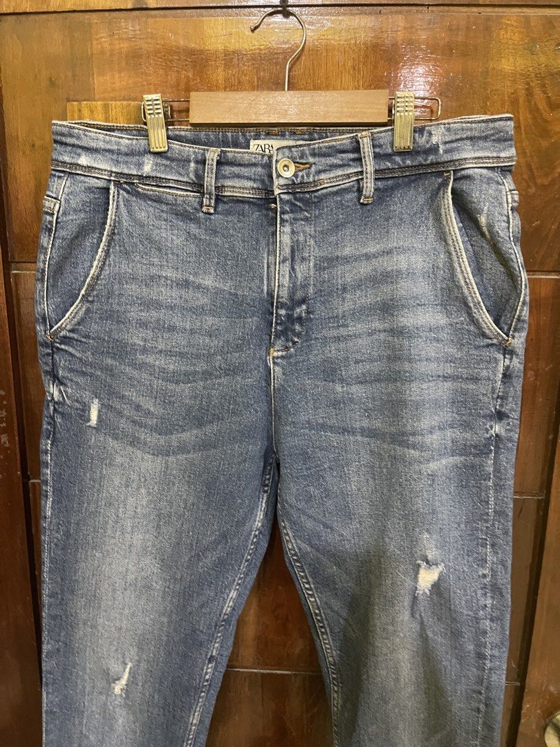 Zara Jeans (Category: Jeans) located in Marikina City. Submitted by greatfindsmnlph (Listing ID 1468064045, Image 3). Description: Za ra Jeans Price: 450 Size: Medium (stretch) Waistline: 32 Length: 40 Hemline: 6 Color: Blue Color Rate: 10/10 Condition: 10/10 almost new Very nice in actual.