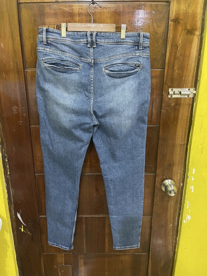 Zara Jeans (Category: Jeans) located in Marikina City. Submitted by greatfindsmnlph (Listing ID 1468064045, Image 2). Description: Za ra Jeans Price: 450 Size: Medium (stretch) Waistline: 32 Length: 40 Hemline: 6 Color: Blue Color Rate: 10/10 Condition: 10/10 almost new Very nice in actual.
