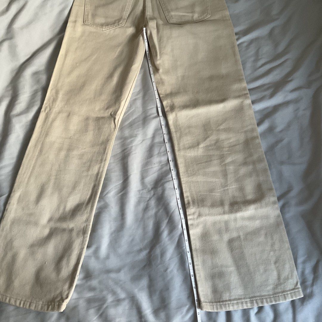 Zara Midrise Cream Double Knee Jeans (Category: Jeans) located in Quezon City. Submitted by declutter.chek (Listing ID 1468154477, Image 3). Description: W26 Excellent quality. True midrise (below bellybutton) Love the fit but not my style anymore.