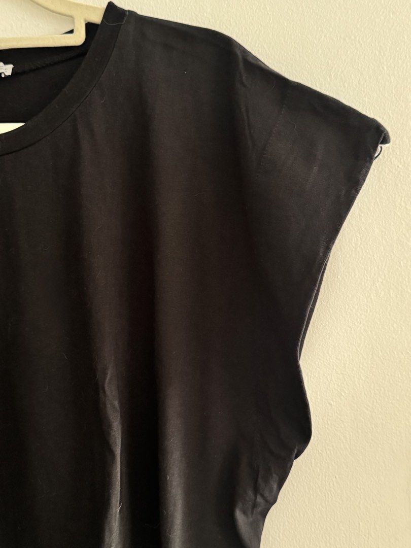 Zara Oversize Boxy Shirt (Category: Blouses) located in Paranaque City. Submitted by simplylizzy (Listing ID 1468070829, Image 2). Description: .