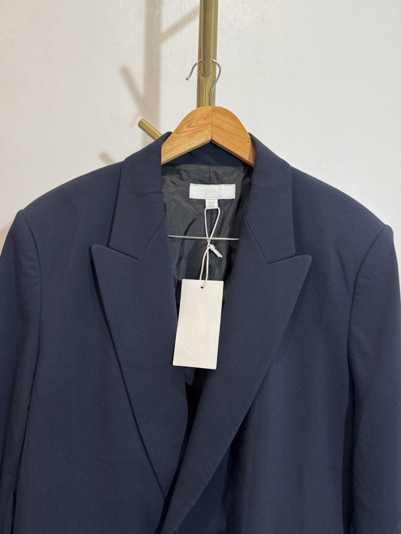 Zara Oversized Blazer (Category: Coats, Jackets and Outerwear) located in Quezon City. Submitted by shopper_xoxo (Listing ID 1468073572, Image 3). Description: Brand new with tag 😊 📦 From Zara Japan 🚚 On hand and ready to ship MOP: GCash and BPI Shipping starts at ₱65 only ✨ .