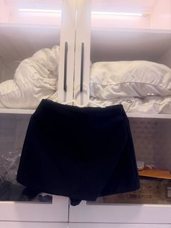 (Category: ) located in . Submitted by destashingmycloset (Listing ID 1468105437, Image 1). Description: .