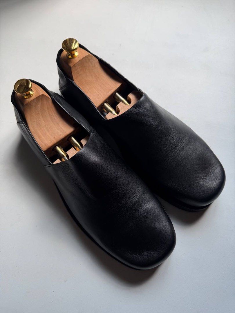 Zara Slip-on Loafers (Category: Casual Shoes) located in Cagayan de Oro. Submitted by thrift_crate.ph (Listing ID 1468221470, Image 3). Description: ᴢᴀʀᴀ ʟᴇᴀᴛʜᴇʀ sʟɪᴘ-ᴏɴs 𝟷𝟶ᴜs / 𝟸𝟾ᴄᴍ 𝐒𝐢𝐳𝐞: 10US / 28cm 𝐂𝐨𝐧𝐝𝐢𝐭𝐢𝐨𝐧 𝐫𝐚𝐭𝐞: 10/10 𝐂𝐨𝐥𝐨𝐫 𝐫𝐚𝐭𝐞: 10/10 Issue/s: NO ISSUES Description: Premium Leather Made in Portugal .