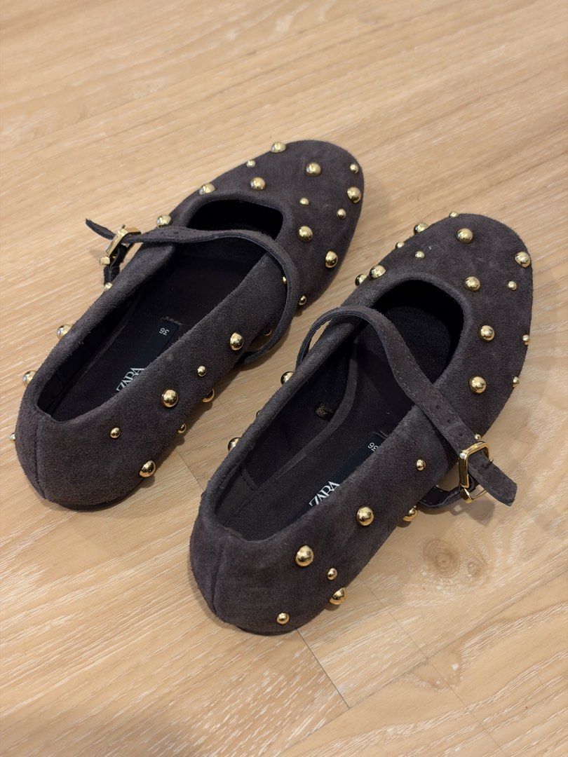 ZARA Studded Suede Ballet Flats (Category: Flats & Sandals) located in Mandaluyong City. Submitted by argdeclutter (Listing ID 1468161971, Image 2). Description: - Used 1x Only - Bought this for ₱3k+ .