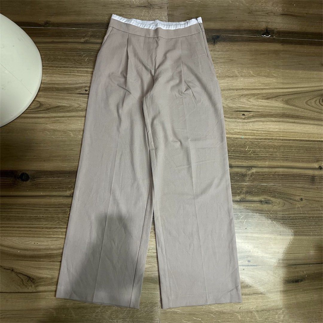 ZARA Trouser (Category: Other Bottoms) located in Bulacan. Submitted by letsfindukaywithme (Listing ID 1468078016, Image 1). Description: ZARA Trouser Medida waist: 32 Length: 42 Like new No issue +sf payment first Ship via J&T .