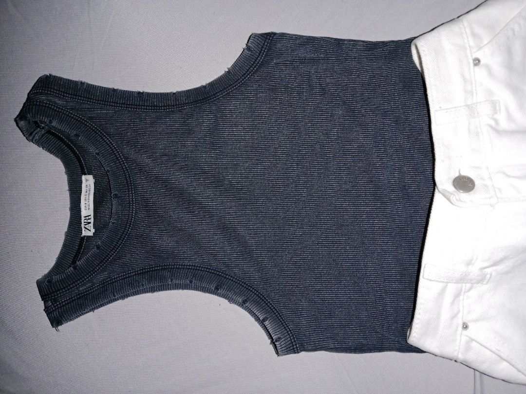 Zara Vintage Top (Category: Sleeveless) located in San Isidro. Submitted by remtgs (Listing ID 1468196452, Image 2). Description: .