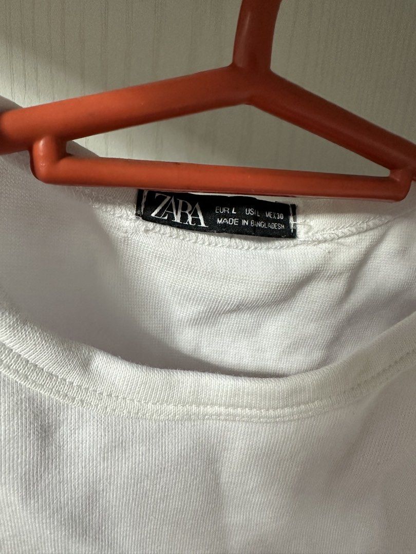 Zara White Crop Top Size L (Category: Sleeveless) located in Quezon City. Submitted by sunkissed.ph (Listing ID 1468144039, Image 2). Description: Large on tag ₱300.